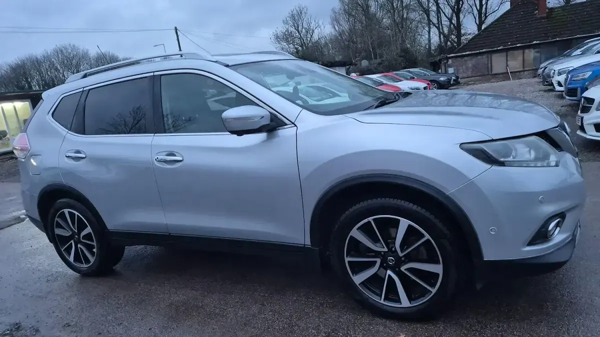 Used Nissan Qashqai N-Connecta 130 HP (95 kW) 2018 Silver SUV