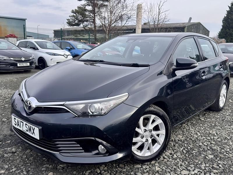 Used Toyota Auris Business Edition 2017 Black Hatchback