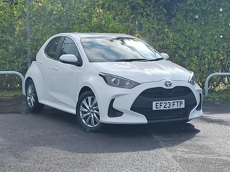 White Used 2023 Toyota Yaris Hybrid Hatchback | £16,698 (Good price) - Image 1/4