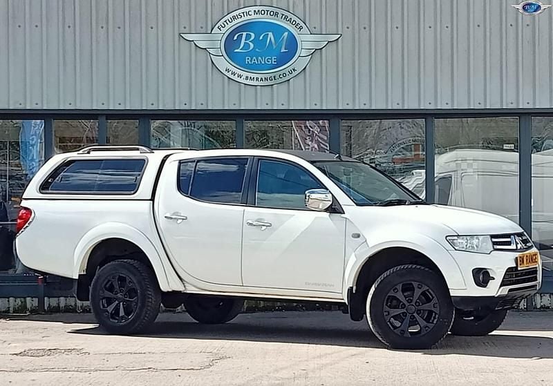 Used Mitsubishi L200 2014 White Pickup