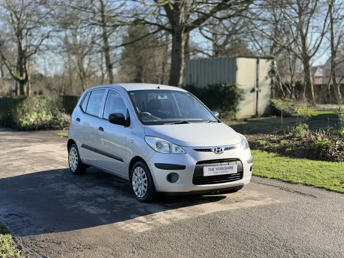 Used Hyundai i10 Classic 77 HP (56 kW) 2010 Silver Hatchback