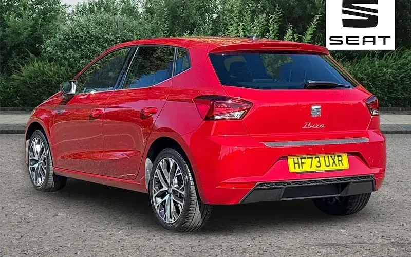 Begagnad Seat Ibiza XCELLENCE 110 HK (80 kW) 2023 Röd Halvkombi