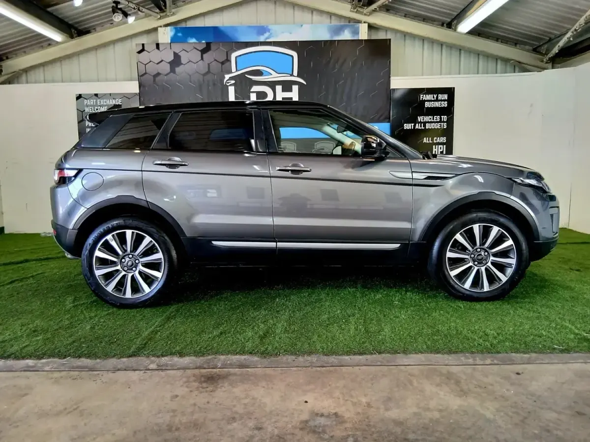 Begagnad Land Rover Range Rover evoque SE 2017 Grå SUV