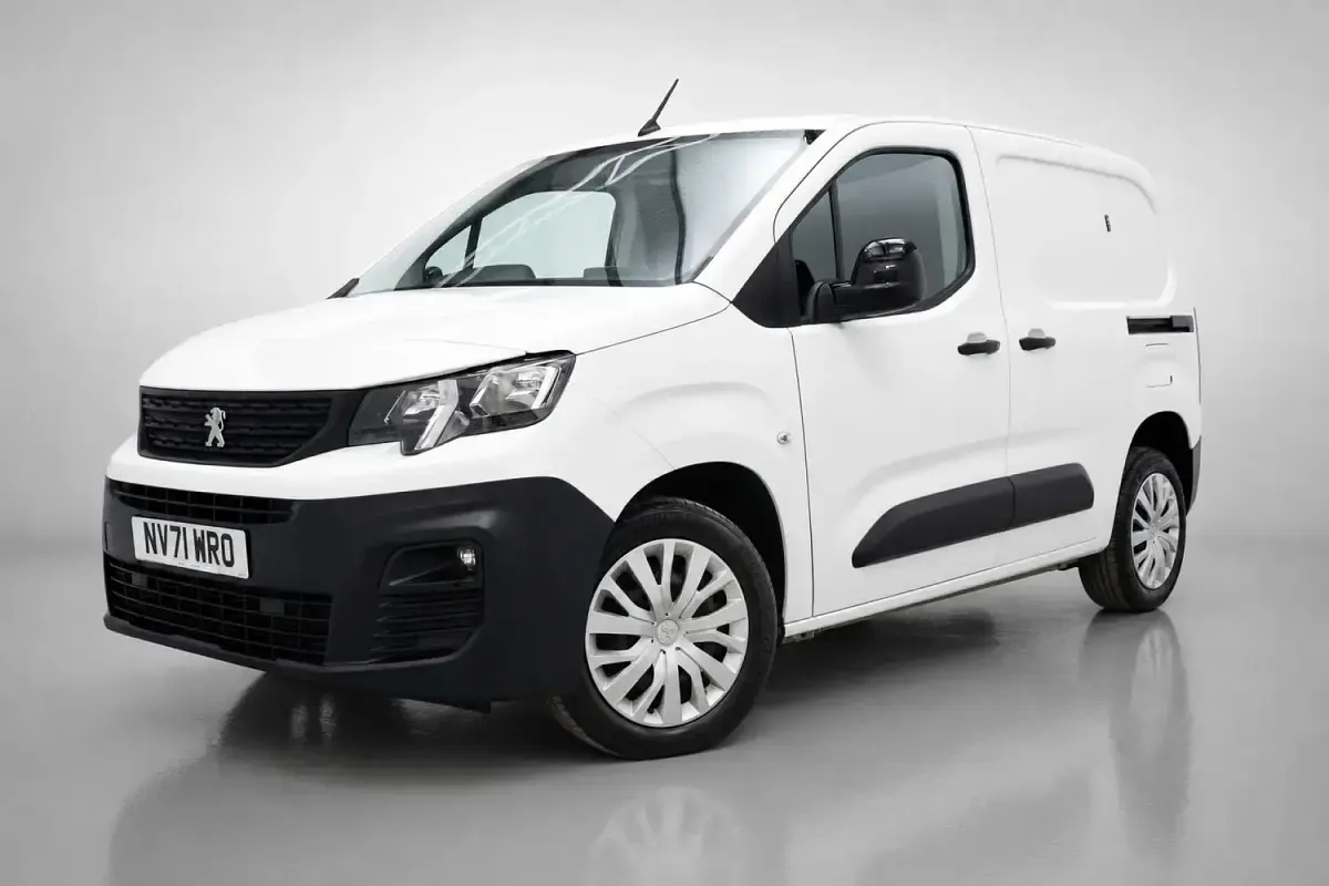 Used Peugeot Partner Premium 131 HP (96 kW) 2022 White MPV