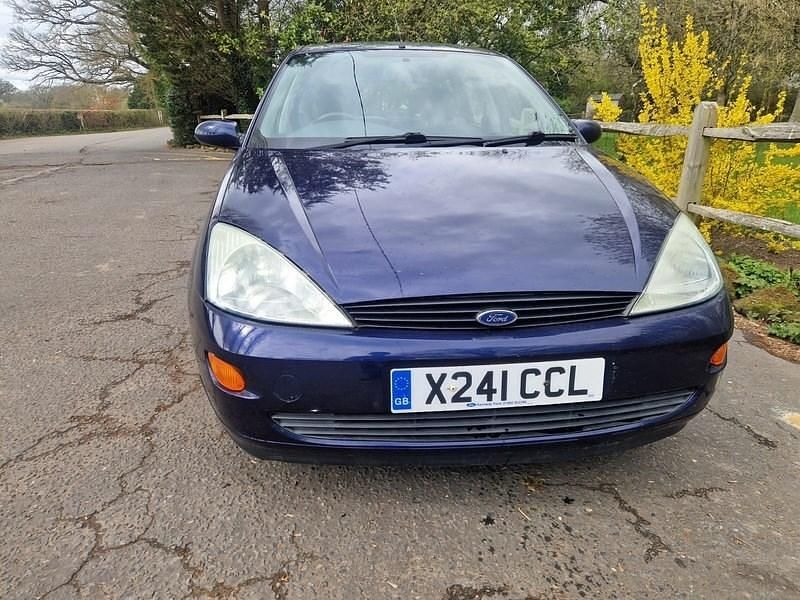 Used Ford Focus 100 HP (73 kW) 2000 Blue
