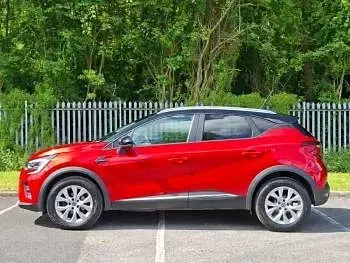 Used Renault Captur Iconic 100 HP (73 kW) 2020 Red SUV