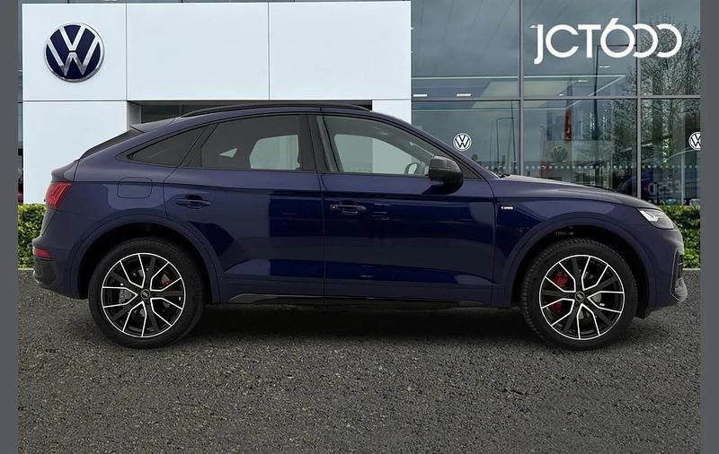 Used Audi Q5 Sportback Comfort 261 HP (191 kW) 2023 Blue SUV