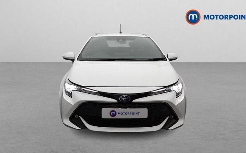 Used Toyota Corolla 184 HP (135 kW) 2021 White Estate