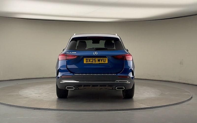 Used Mercedes GLA200 Executive 163 HP (119 kW) 2025 SUV