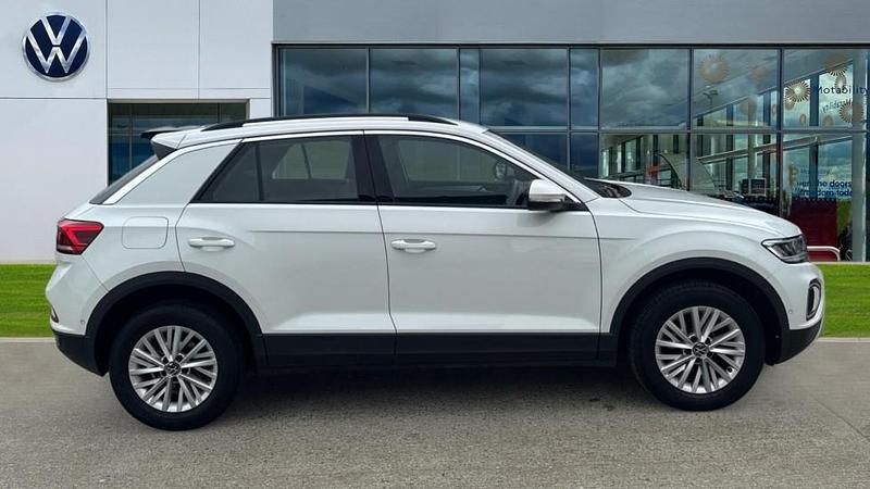 Used VW T-Roc Life 150 HP (110 kW) 2023 Pure white SUV