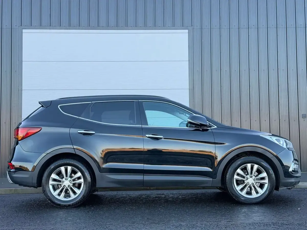 Begagnad Hyundai Santa Fe Premium 2015 Svart SUV