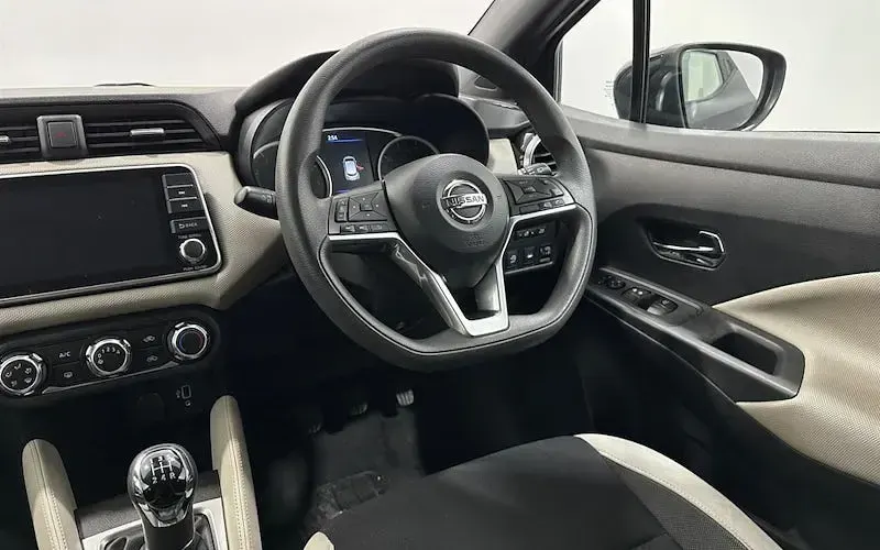 Used Nissan Micra Acenta 90 HP (66 kW) 2019 Black Hatchback