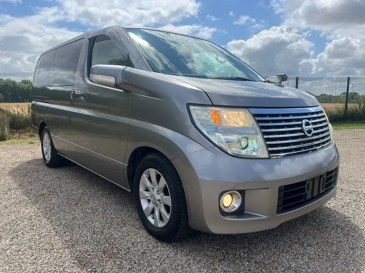 Used Nissan Elgrand 2010 Grey MPV