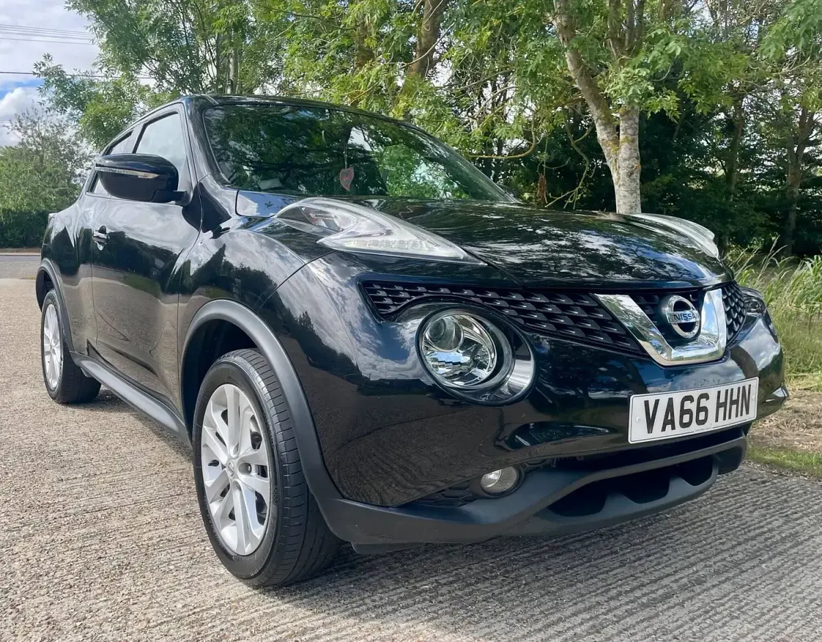 Used Nissan Juke N-Connecta 110 HP (80 kW) 2016 Black SUV