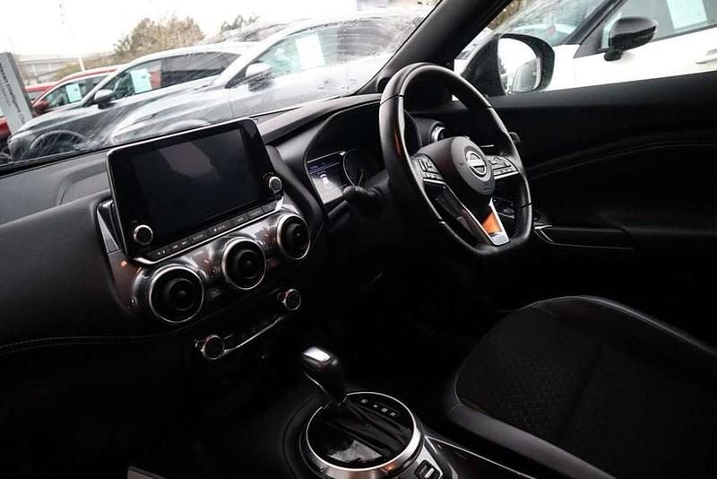 Used Nissan Juke N-Connecta 143 HP (105 kW) 2022 Grey SUV