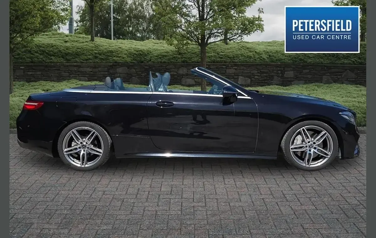 Usado Mercedes E300 AMG Line Premium 241 HP (177 kW) 2021 Preto Cabrios