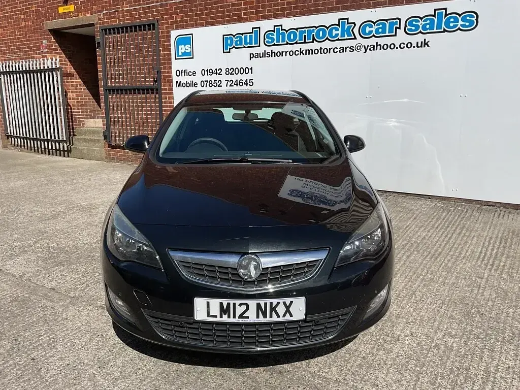 Used Vauxhall Astra S 130 HP (95 kW) 2012 Black Estate