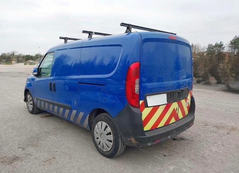 Used Fiat Doblò 90 HP (66 kW) 2016 Blue MPV