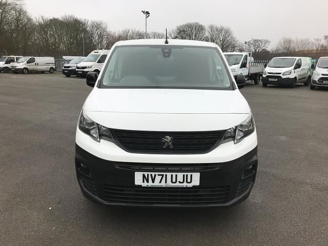 Used Peugeot Partner Premium 2022 White MPV