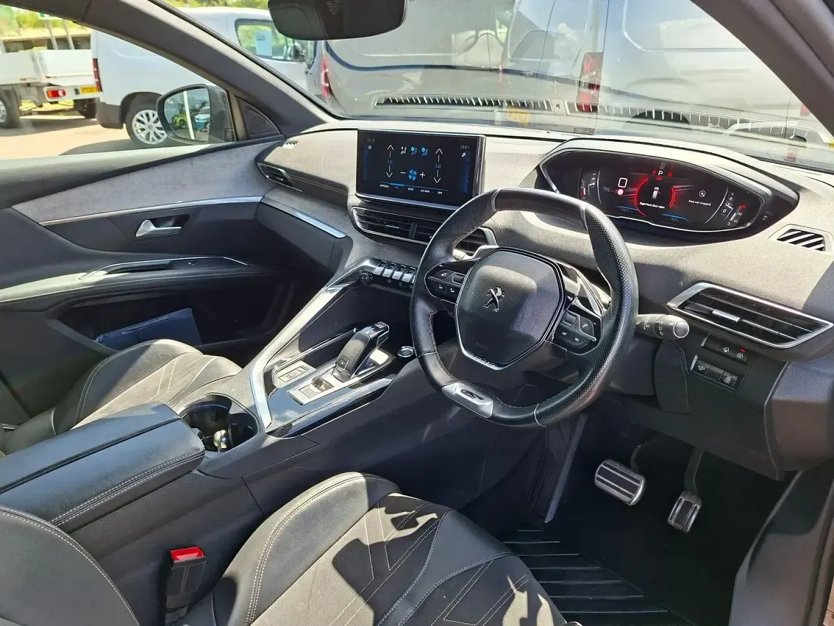 Used Peugeot 3008 GT 129 HP (94 kW) 2021 Black SUV
