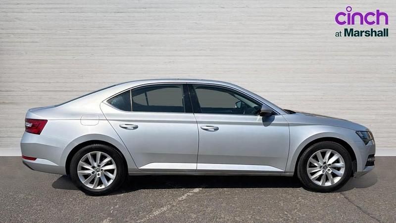 Second-hand Skoda Superb SE 150 CP (110 kW) 2022 Argintiu