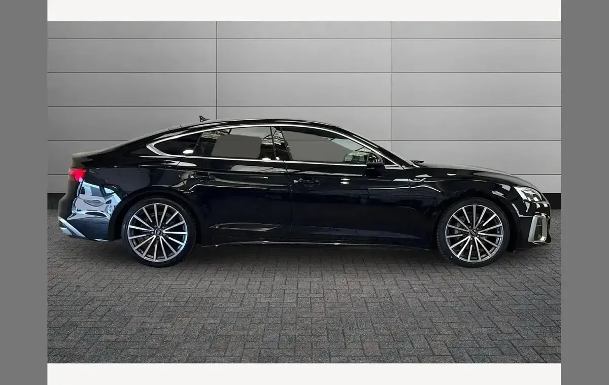 Begagnad Audi A5 S-Line 204 HK (150 kW) 2024 Svart Halvkombi