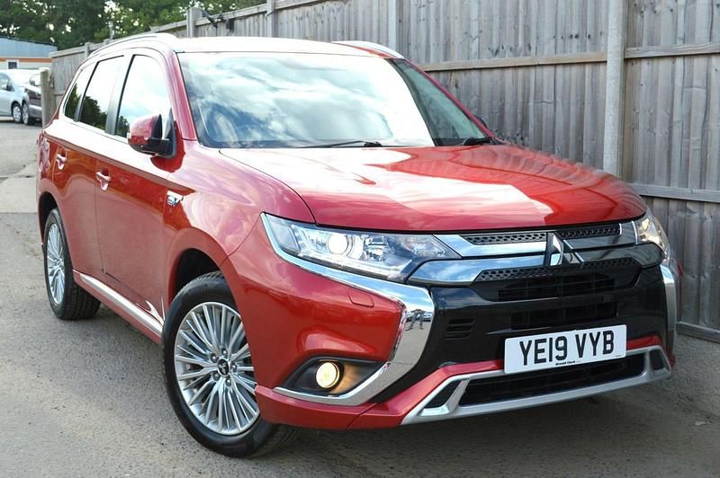 Red Used 2019 Mitsubishi Outlander P-HEV Estate | £15,249 (Fair price) - Image 1/4