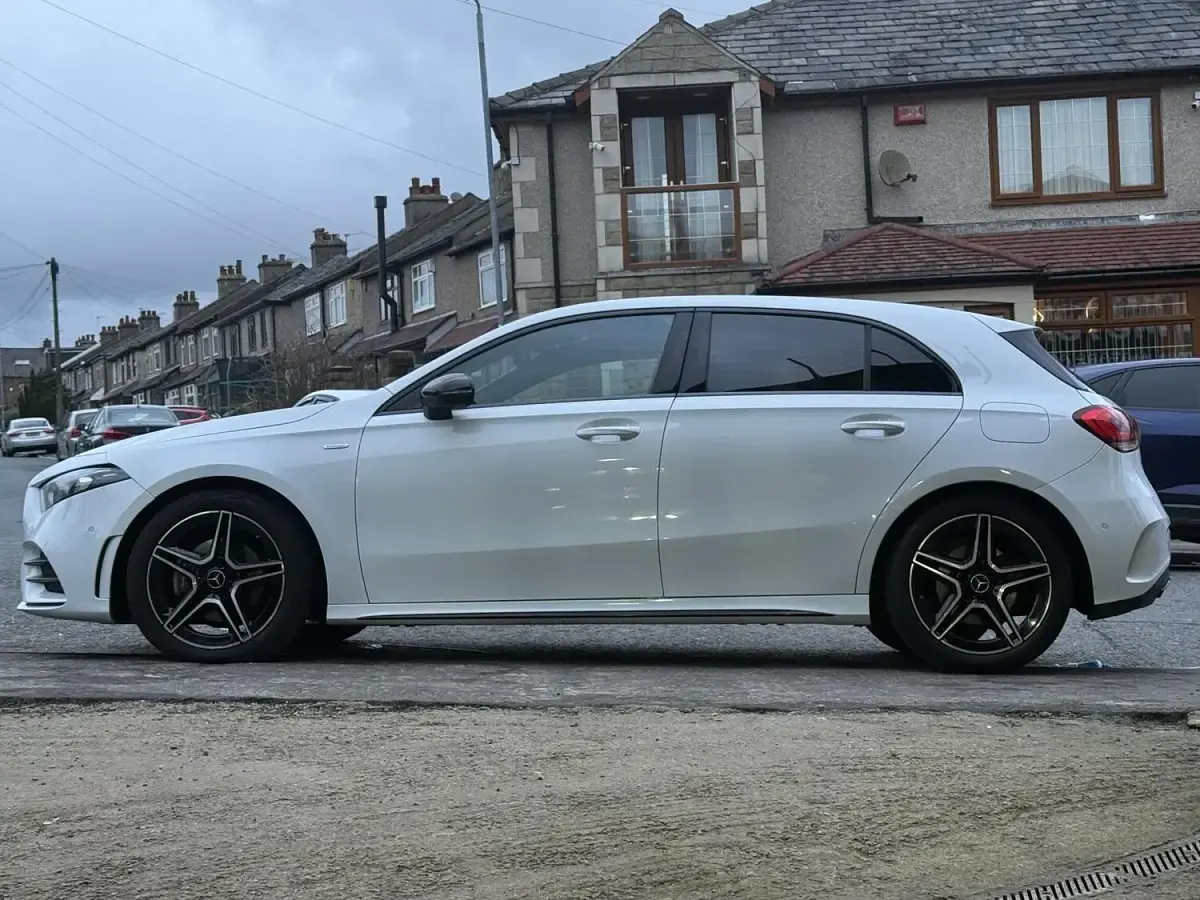 Used Mercedes A200 Executive 163 HP (119 kW) 2022 White Hatchback