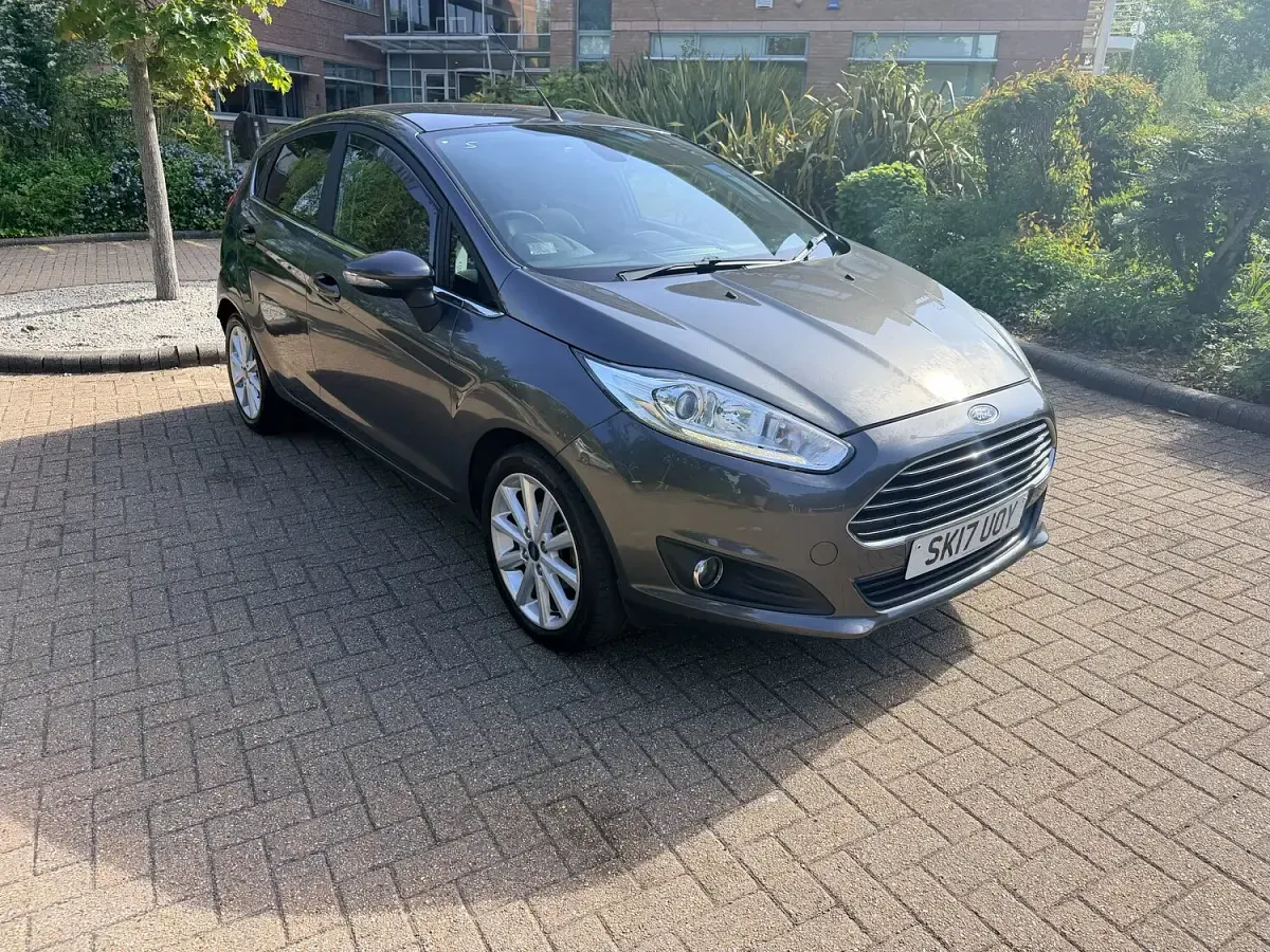 Used Ford Fiesta Titanium 125 HP (91 kW) 2017 Grey Hatchback