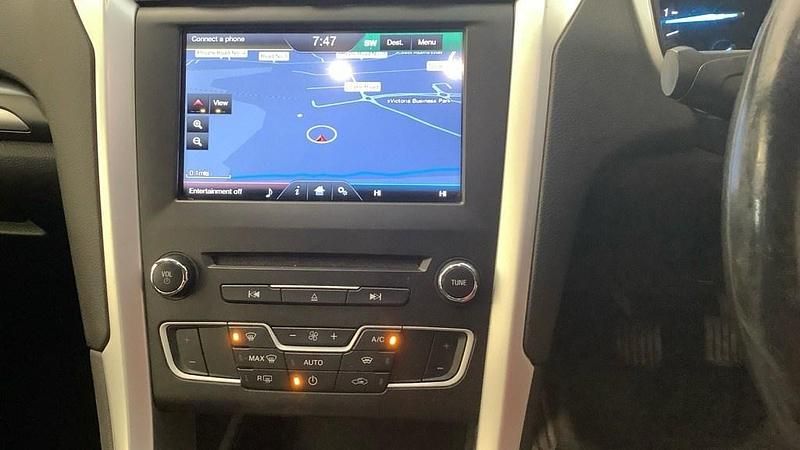 Used Ford Mondeo Zetec 180 HP (132 kW) 2015 Magnetic grey Hatchback