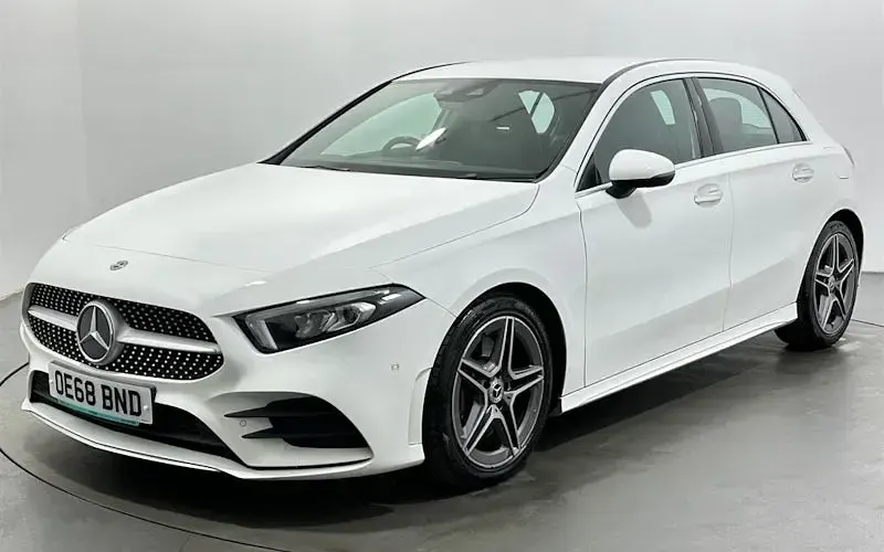 Used Mercedes A250 AMG Line Premium 224 HP (164 kW) 2019 White Hatchback