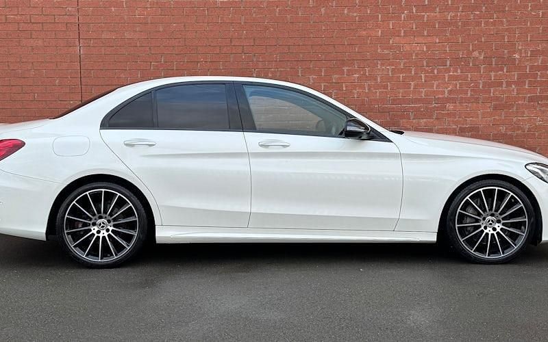 Used Mercedes C250 AMG Line Premium Plus 204 HP (150 kW) 2017 White Sedan