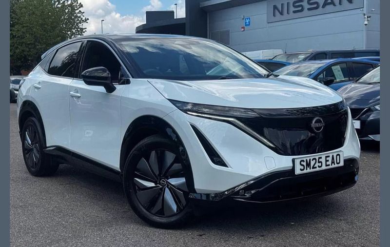 White New 2025 Nissan Ariya Advance SUV | £33,990 (Fair price) - Image 1/4