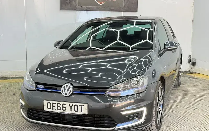 Używany VW Golf VII GTE 204 KM (150 kW) 2016 Hatchback