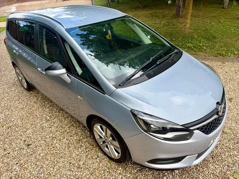 Used Vauxhall Zafira SRi 140 HP (102 kW) 2017 Silver MPV