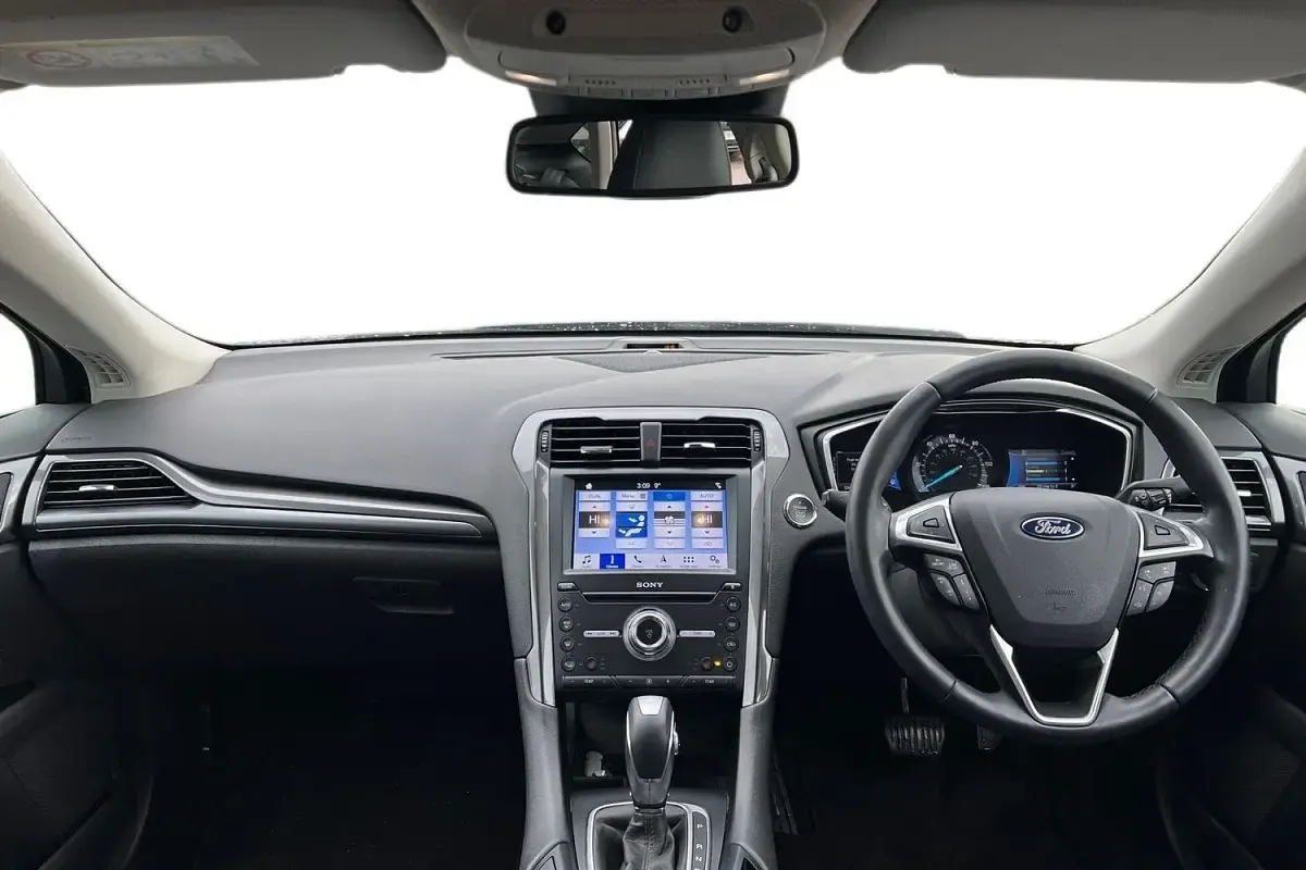 Używany Ford Mondeo Titanium 187 KM (137 kW) 2019 Niebieski Sedan/Limuzyna
