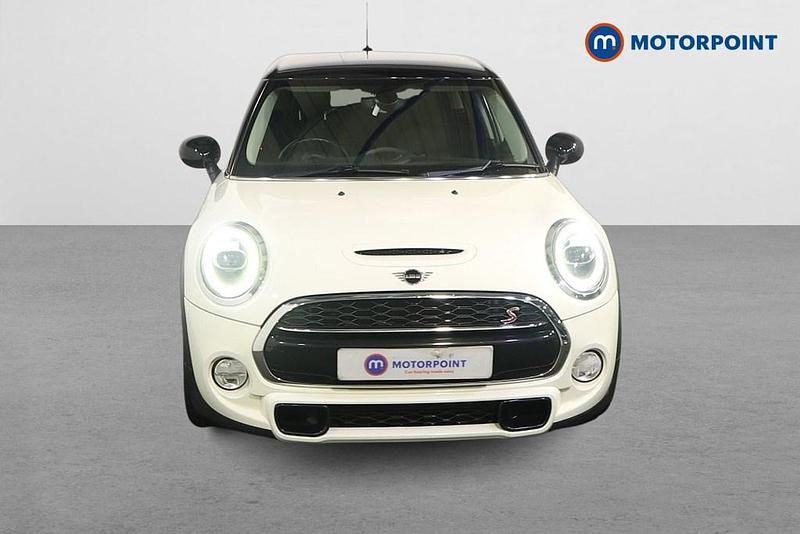 Used Mini Cooper S Classic 192 HP (141 kW) 2019 White Hatchback
