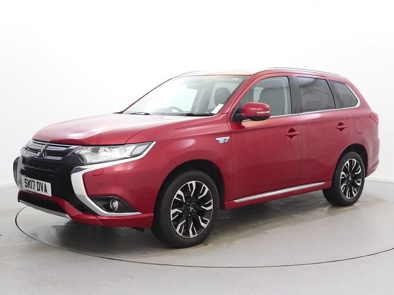 Used Mitsubishi Outlander 200 HP (147 kW) 2017 Red SUV