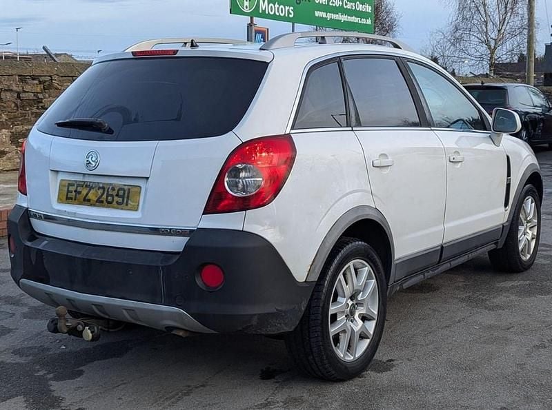 Used Vauxhall Antara 150 HP (110 kW) 2010 White SUV