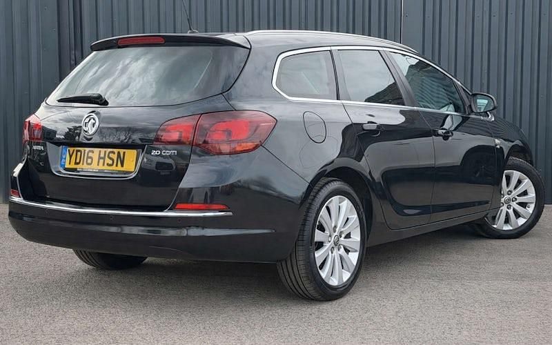 Used Vauxhall Astra Elite 165 HP (121 kW) 2015 Estate