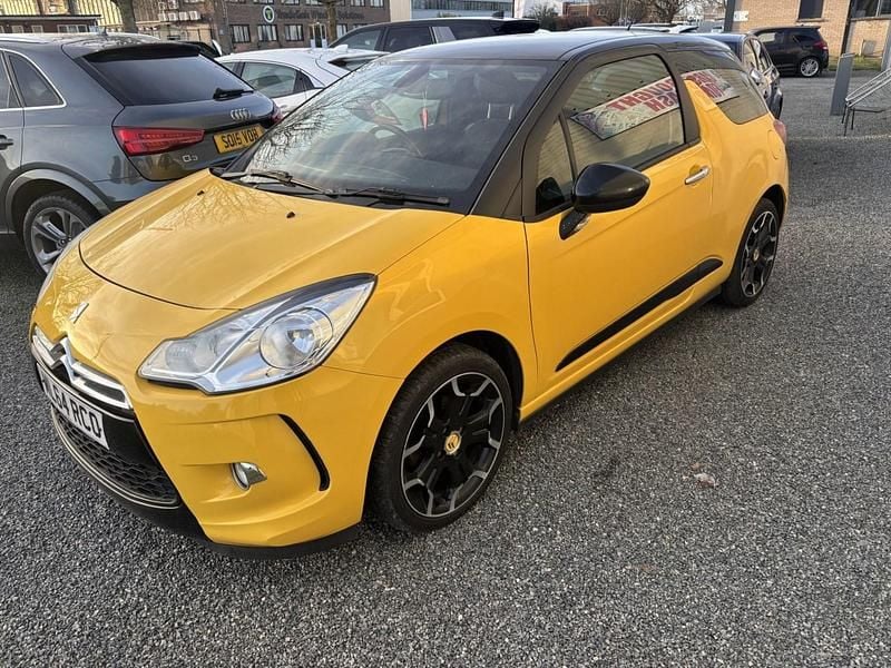 Used Citroën DS3 120 HP (88 kW) 2014 Yellow Hatchback
