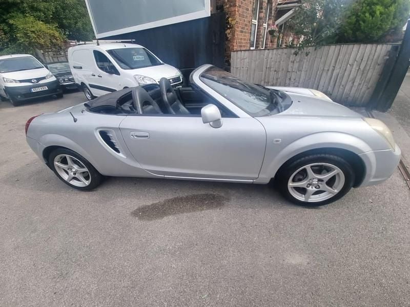 Used Toyota MR2 140 HP (102 kW) 2003 Silver Cabriolet