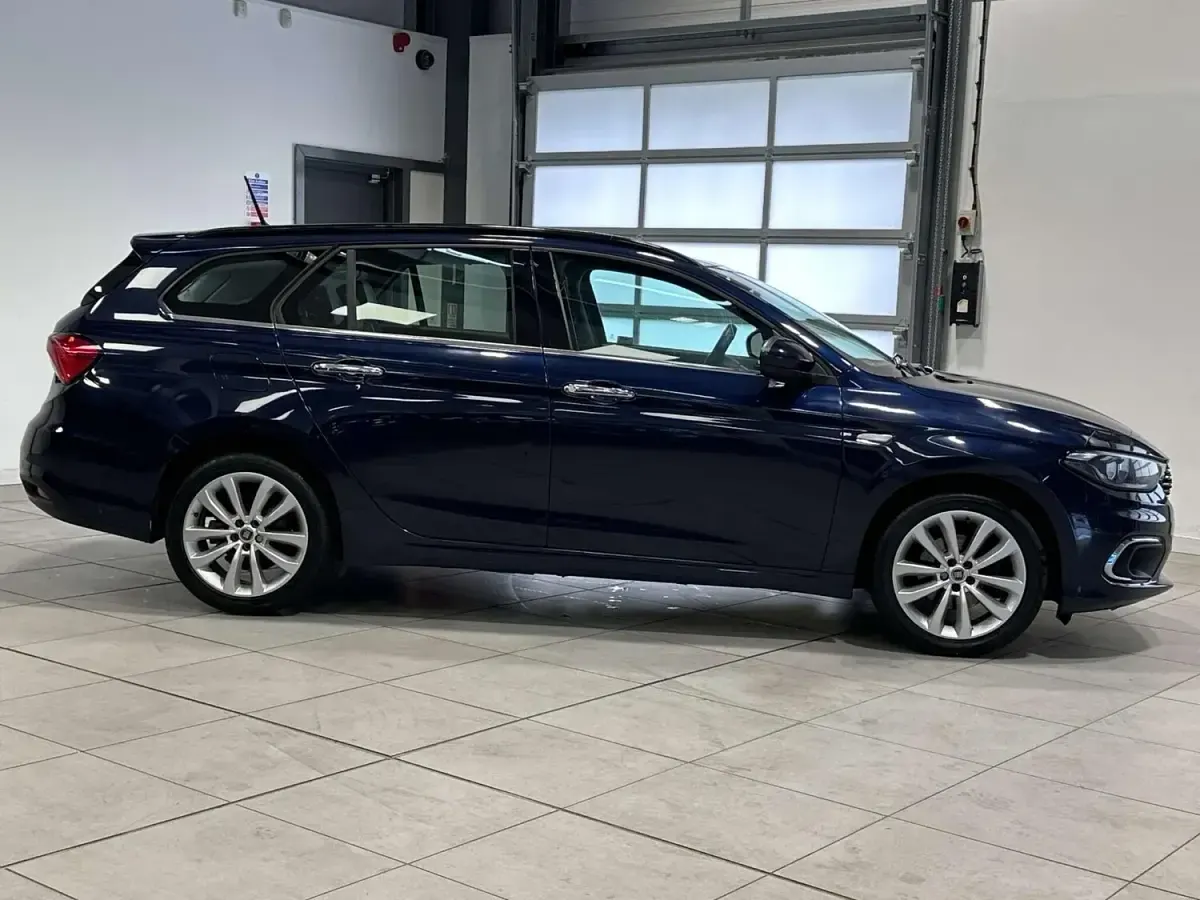 Used Fiat Tipo Lounge 120 HP (88 kW) 2017 Blue Estate