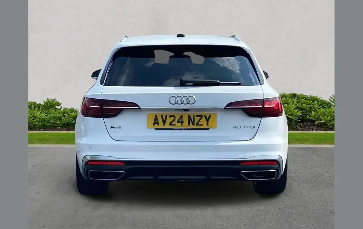 Used Audi A4 S-Line 204 HP (150 kW) 2024 White Estate