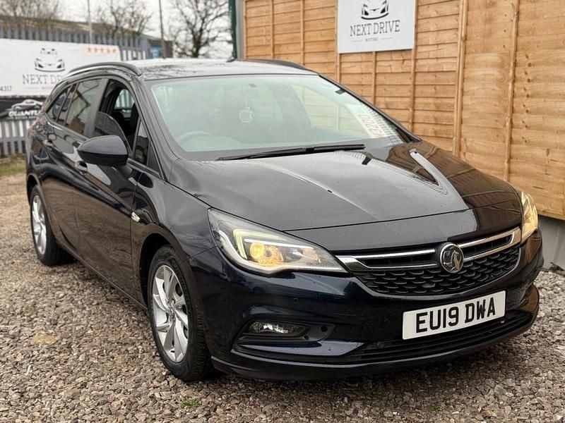 Second-hand Vauxhall Astra Design Edition 2019 Albastru Break
