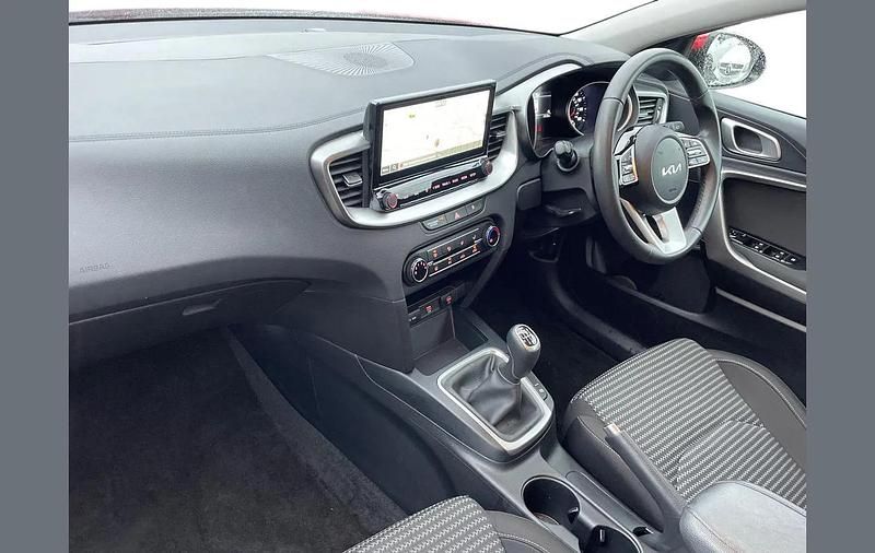 Used Kia Ceed Sportswagon 138 HP (101 kW) 2025 Red Estate