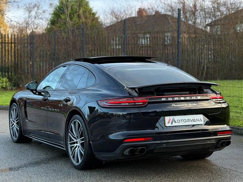 Usado Porsche Panamera 460 HP (338 kW) 2017 Preto Citadino