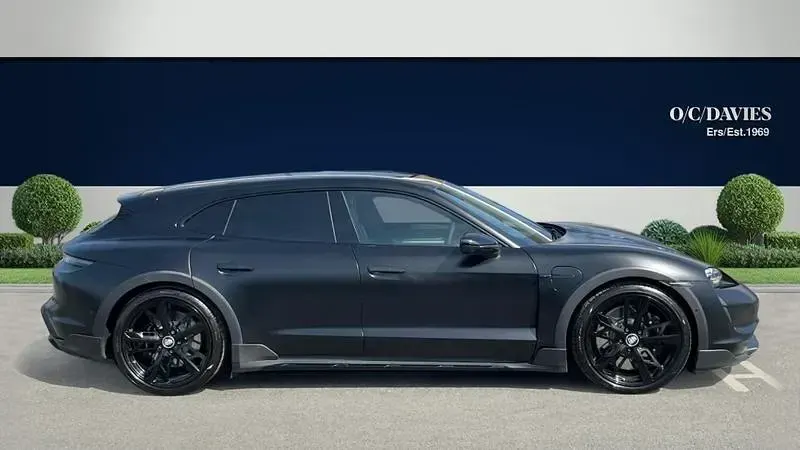 Used Porsche Taycan Cross Turismo 419 kW (571 HP) 2022 Black Estate