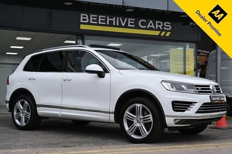 White Used 2015 VW Touareg R-line SUV | £13,650 (Fair price) - Image 1/4