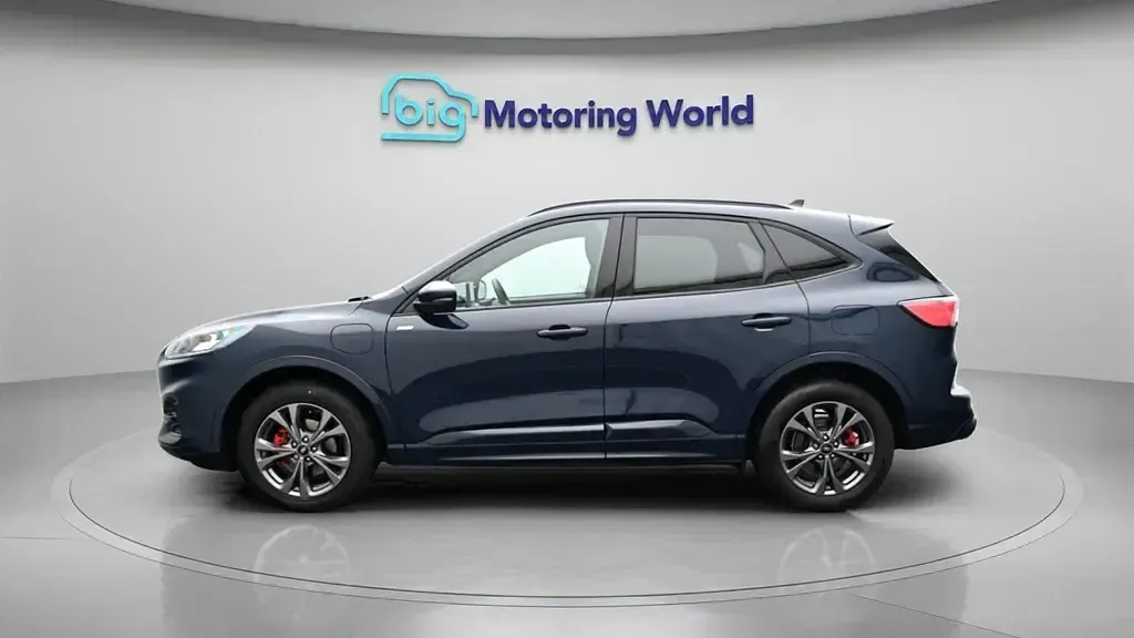 Begagnad Ford Kuga ST-Line 225 HK (165 kW) 2024 Blå SUV